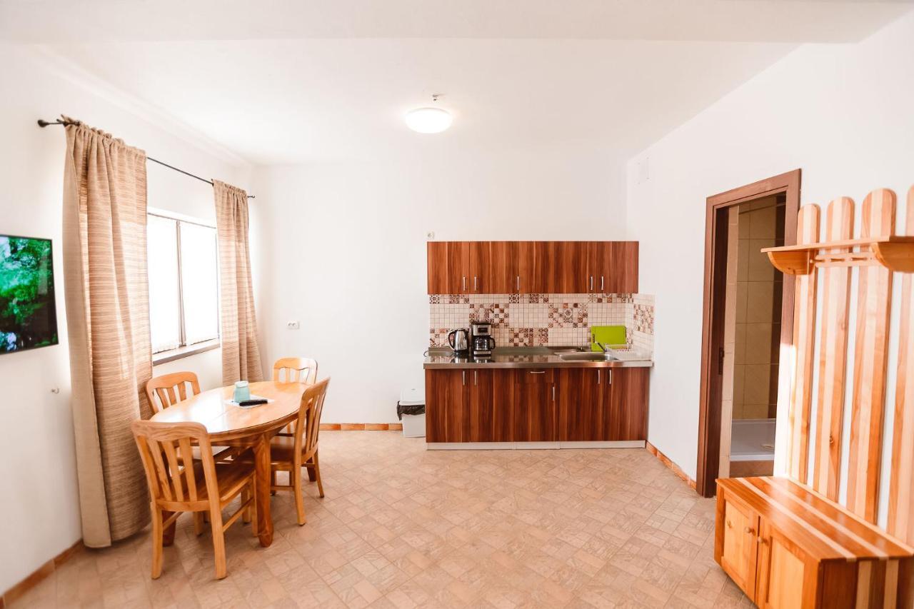 Apartamente Isai- Muntele Mic Luaran gambar